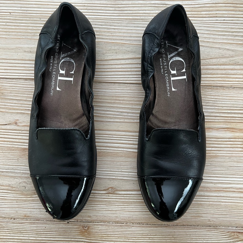 AGL Back Leather Flats with Patent Cap Toe Size: EU 38.5